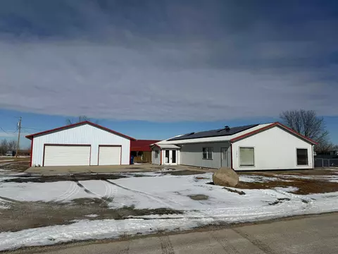 501 NE Prospect St, Blairstown, IA 52209