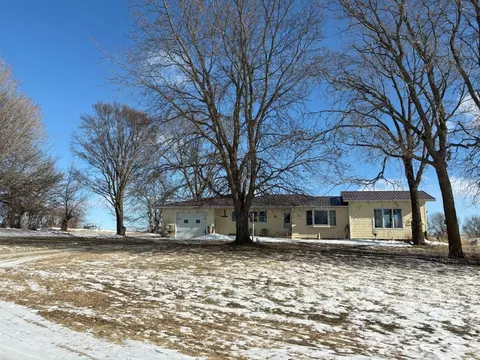 2514 175 St, Calmar, IA 52132