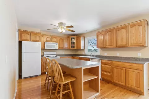 4309 Crestview Dr, Cedar Falls, IA 50613 photo 9