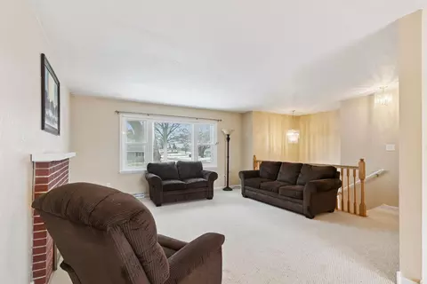 4309 Crestview Dr, Cedar Falls, IA 50613 photo 4