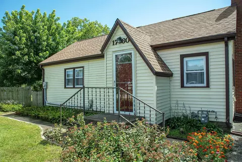 1760 Michigan Dr, Evansdale, IA 50707