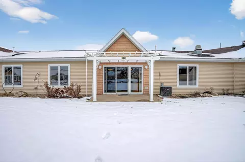 4125 Autumn Ridge Rd #102, Cedar Falls, IA 50613