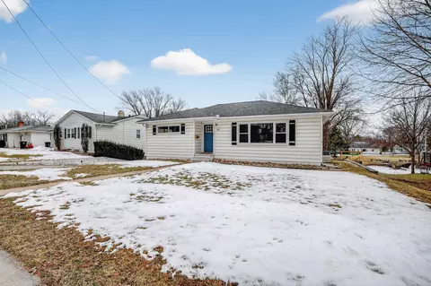 1421 Rainbow Dr, Cedar Falls, IA 50613