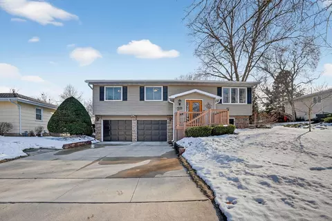 1522 W 5th St, Cedar Falls, IA 50613