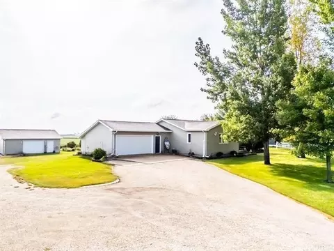 11621 Kimball Ave, Waterloo, IA 50701