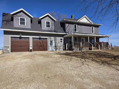 4151 Quail Ave, Lime Springs, IA 52155