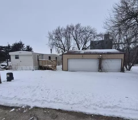 682 Fulton St, Arlington, IA 50606