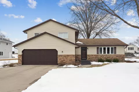 114 Parkgate Rd, Cedar Falls, IA 50613