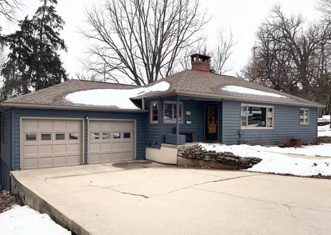 215 High St, Decorah, IA 52101