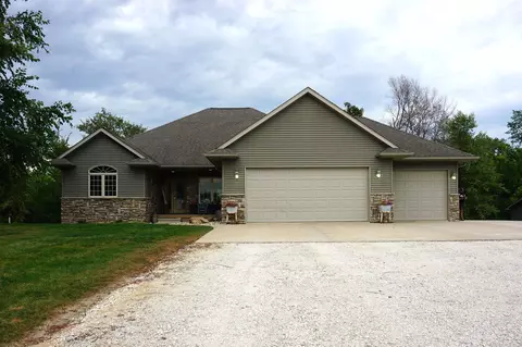 32191 Timber Ridge Dr, Steamboat Rock, IA 50672