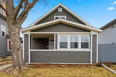 409 A Ave NW, Cedar Rapids, IA 52405