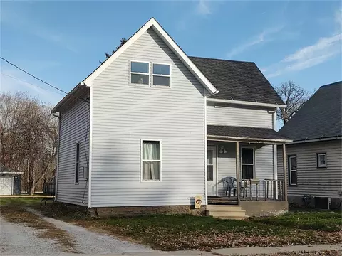 211 5th Ave S W, Oelwein, IA 50662