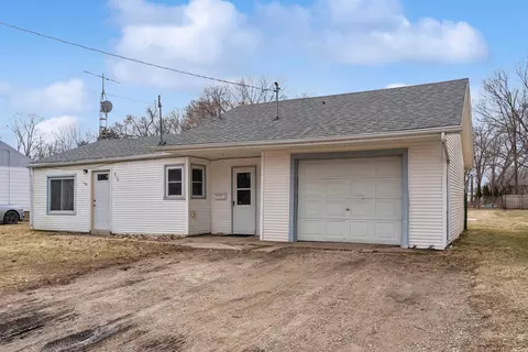 912 Jones Rd, Evansdale, IA 50707