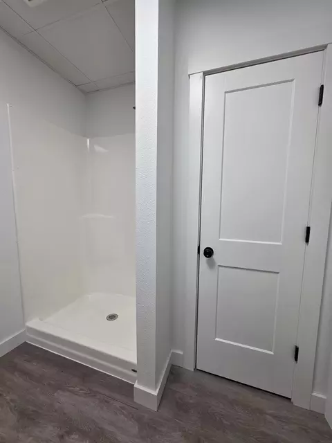 Bath - 712 E Main St, New Hampton, IA 50659 photo 3 of 3