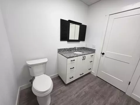 Bath - 712 E Main St, New Hampton, IA 50659 photo 2 of 3