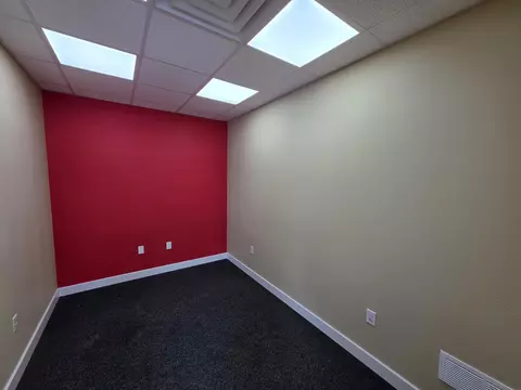 Other - 712 E Main St, New Hampton, IA 50659 photo 3 of 8