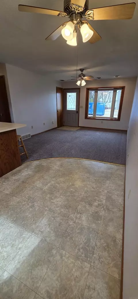 203 E Ridge St, Readlyn, IA 50668 photo 6