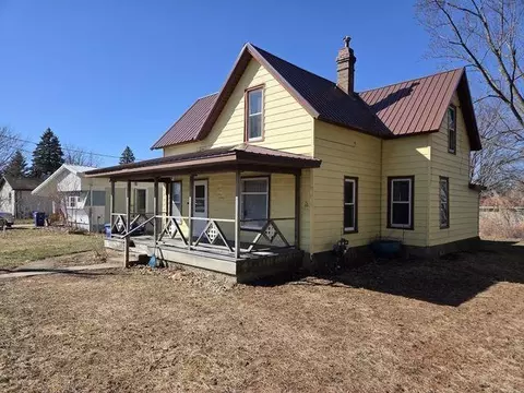 825 Prospect St, Lamont, IA 50650