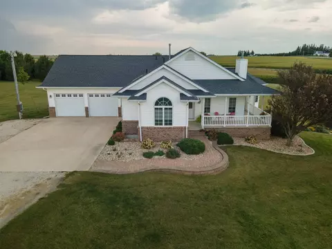 22805 120th St, Parkersburg, IA 50665