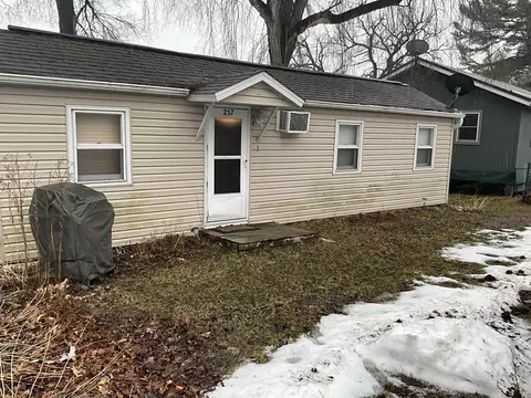 237 S 1st St, Harpers Ferry, IA 52146