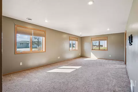 4034 Mark Dr, Waterloo, IA 50701 photo 16