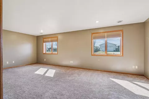 4034 Mark Dr, Waterloo, IA 50701 photo 18