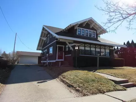 502 N Maple St, Monticello, IA 52310
