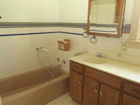 Bath - 818 E Main, Decorah, IA 52101 photo 3 of 3