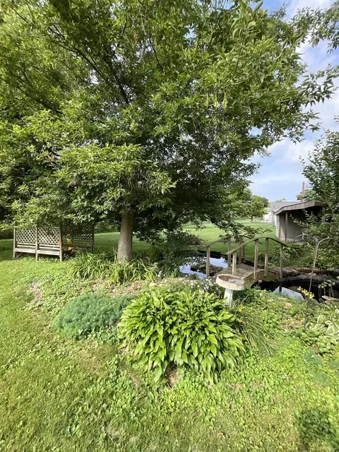 Exterior - 28882 Pine Sts, Eldorado, IA 52175 photo 4 of 11