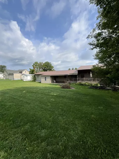 Exterior - 28882 Pine Sts, Eldorado, IA 52175 photo 3 of 11