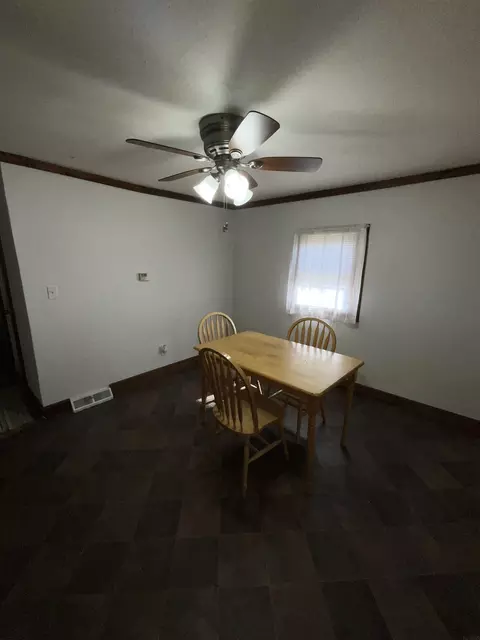Dining - 28882 Pine Sts, Eldorado, IA 52175 photo 1 of 1