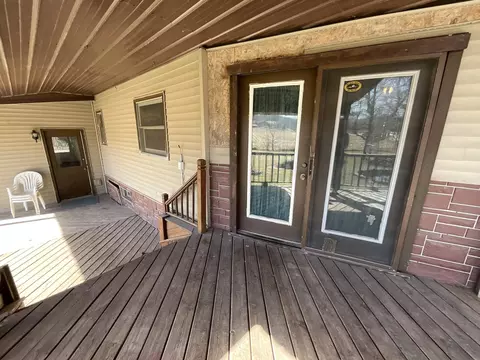 Exterior - 28882 Pine Sts, Eldorado, IA 52175 photo 6 of 11