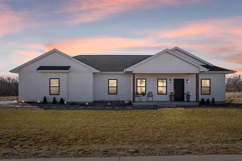 105 Pine Ridge Rd, New Hartford, IA 50660