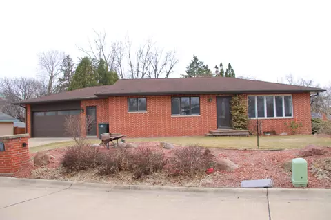 105 Bishop Ave, La Porte City, IA 50651