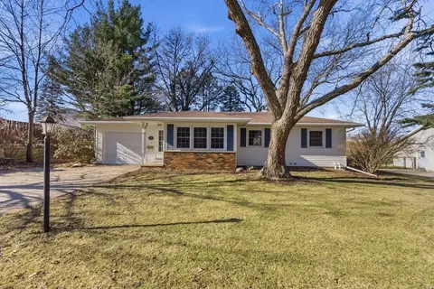 124 Michelle Dr, Hudson, IA 50643