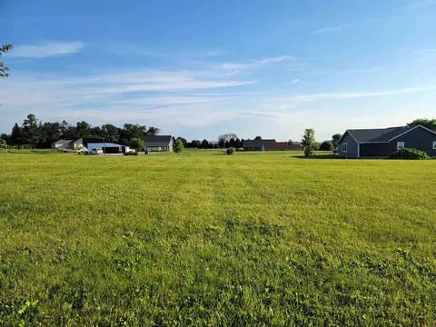 00 Cambridge St, Cresco, IA 52136