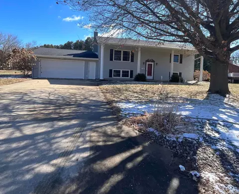 422 S 5 Th Ave, New Hampton, IA 50659