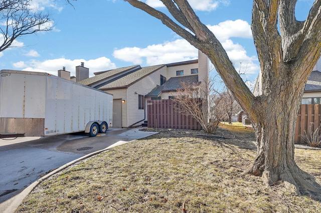 210 Balboa Ave #B1, Cedar Falls, IA 50613