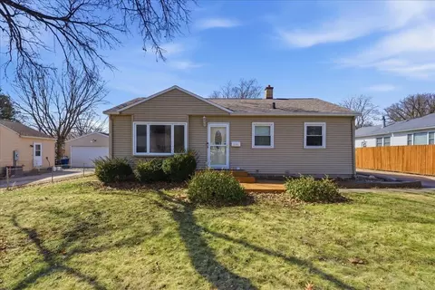 2109 Victory Dr, Cedar Falls, IA 50613