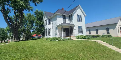 114 S Pine St, West Union, IA 52175