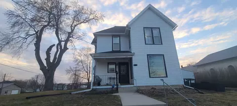 114 S Pine St, West Union, IA 52175