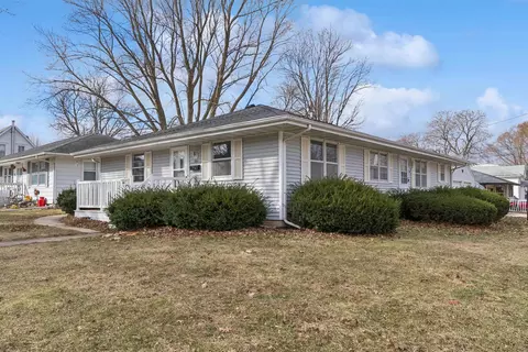 704 3rd St #704 & 301, Reinbeck, IA 50669