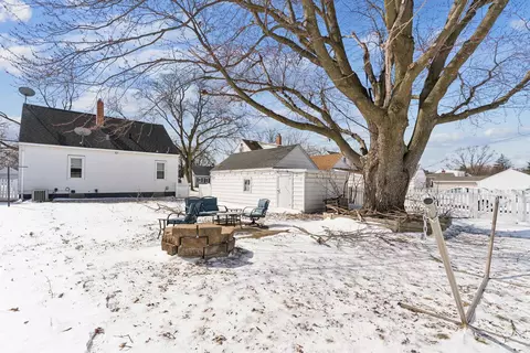 Exterior - 1141 E Mitchell Ave, Waterloo, IA 50702 photo 3 of 3