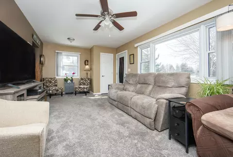 743 Progress, Waterloo, IA 50701 photo 2
