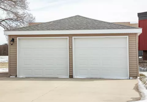 743 Progress, Waterloo, IA 50701 photo 27