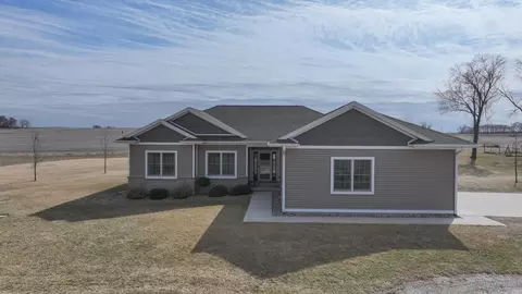 20786 270th St, Parkersburg, IA 50665