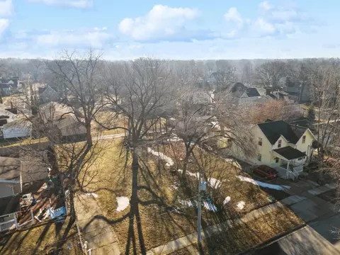 Irving Street, Waterloo, IA 50703