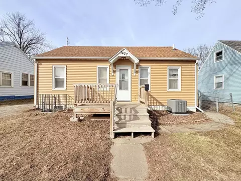 1437 Vine St, Waterloo, IA 50703