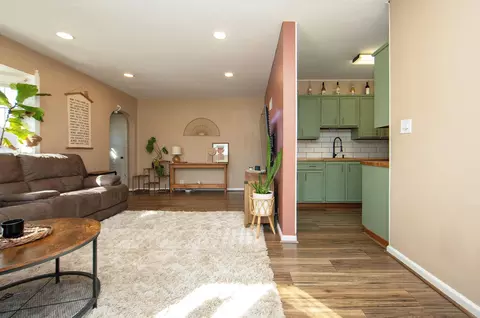 Living - 1181 E Mitchell, Waterloo, IA 50702 photo 1 of 4