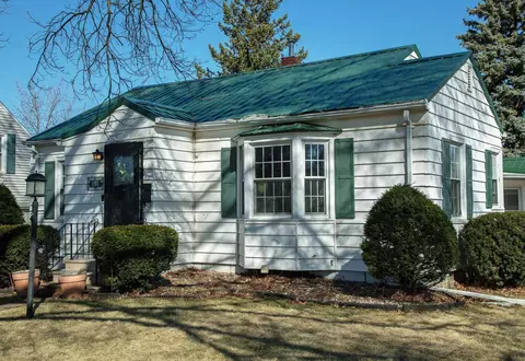 Exterior - 1181 E Mitchell, Waterloo, IA 50702 photo 5 of 8